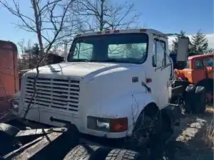 Salvage 1997 International 4900 - U-L1-7 1997 IH 4900