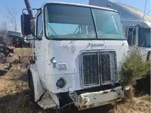 Salvage 1997 VolvoWhiteGMC Other - U-L4-10whit