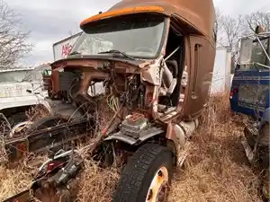 Salvage 1998 Ford AT9513 Aeromax 113 - 3583