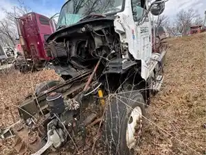 Salvage 1998 Ford AT9522 Aeromax 122 - 4024