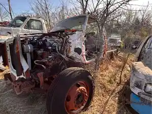 Salvage 1998 Ford F700 - 2692