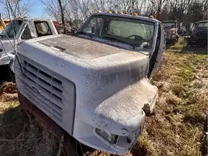 Salvage 1998 Ford F700 - 2691