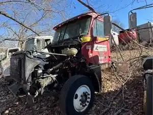 Salvage 1998 Freightliner Century Class C120 - 3061