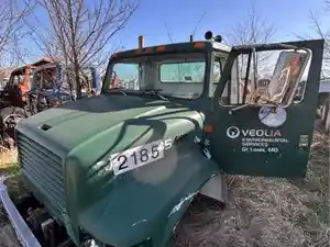 Salvage 1998 International F-4900 - 3223