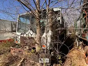 Salvage 1998 Mack MR688S - 2953