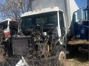Salvage 2000 Freightliner FL70 - 4194