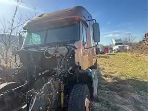 Salvage 1999 Freightliner Century Class 120 - 4047