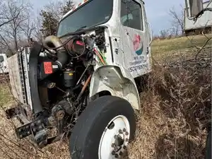 Salvage 1999 International 8100 - 4658