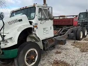 Salvage 1999 International F-4900 - 3769