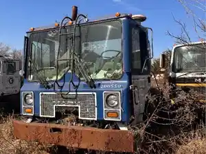 Salvage 1999 Mack MR688S - 3783