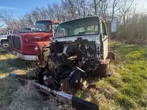 Salvage 1999 Sterling L7501 - 2959