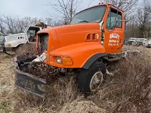 Salvage 1999 Sterling L9513 - 4238