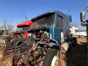 Salvage 1999 Volvo VN - 2988