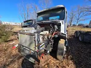 Salvage 1999 Volvo VN - 4179