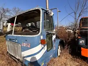 Salvage 1999 Volvo WXLL - 2810