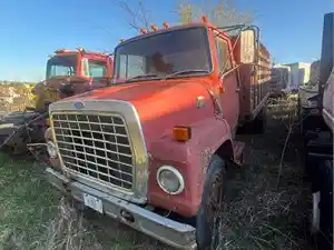 Salvage 2000 Ford C700 - U-L4-6A FL FL Ford 700