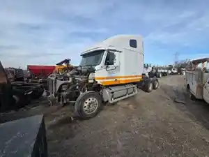 Salvage 2000 Freightliner Century Class 120 - 5247