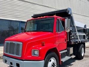 Complete 2000 Freightliner FL70 - 2000 FREIGHTLINER