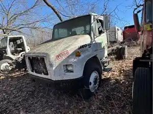 Salvage 2000 Freightliner FL70 - 4708
