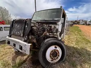 Salvage 2004 Freightliner FL70 - 4681
