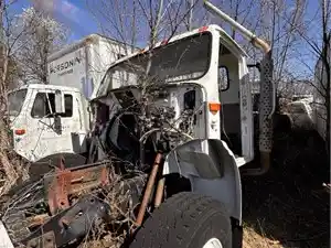 2000 International 4900 Truck for Parts (Stock #2614)) Part Image