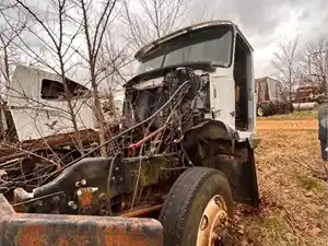1999 Mack CL713 Truck for Parts (Stock #4553)) Part Image