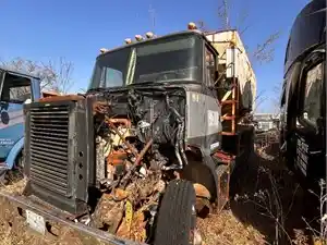 Salvage 1984 VolvoWhiteGMC WCS - 2668