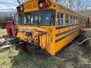 Salvage 2001 Blue Bird Bluebird School Bus - U-L3-9B Bluebird Bus