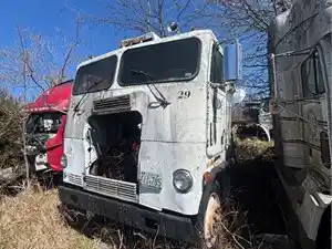 Salvage 1986 Freightliner FLT - 2134