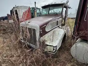 Salvage 1997 Peterbilt 377 - LT24