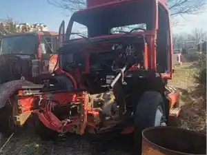 Salvage 2001 Volvo VNL - U-L4-10 2001 Volvo 