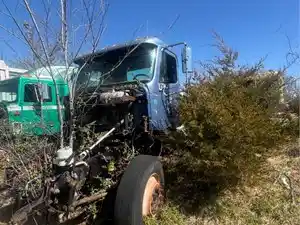 2002 Freightliner Columbia 120 Truck for Parts (Stock #4424)) Part Image