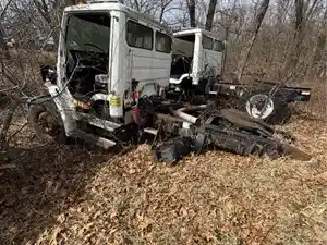 Salvage 2002 Freightliner FL70 - 4656