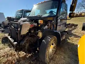 Salvage 2002 International 4300 - 4557