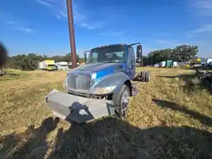 Salvage 2002 International 4300 - 5225