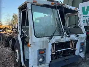 Salvage 1999 Mack LE613 - 2983