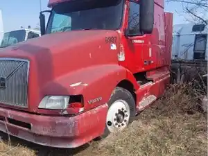 Salvage 2002 Volvo VNL - 4571