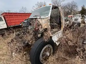 Salvage 2003 Ford F800 - U-L5-10A Ford F800