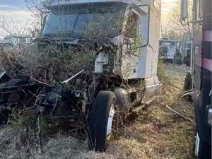 Salvage 2003 Freightliner Cascadia - U-L4-2 FL Cascadia 3