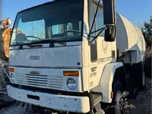 Salvage 2003 Freightliner FC70 Cargo - LT19