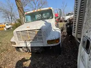 Salvage 2003 Freightliner FL70 - U-L4-11B FL FL70