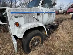 Salvage 2003 GMC C7000 Topkick - U-L5-1 GMC Topkick