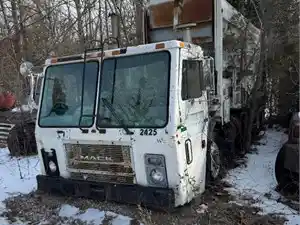 Salvage 2003 Mack LE613 - 3501