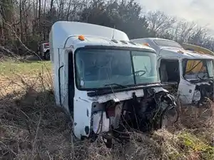 Salvage 2004 Mack CH613 - 3735