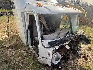 Salvage 2004 Mack CX613 Vision - 3738
