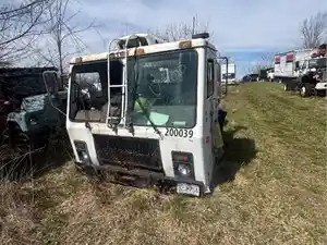 Salvage 2004 Mack LE613 - 4815