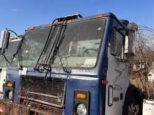 Salvage 2004 Mack LE613 - 4987