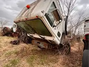 Salvage 1995 Mack MR688S - 3109