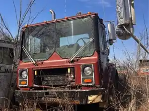 Salvage 1988 Mack MR690S - 4579