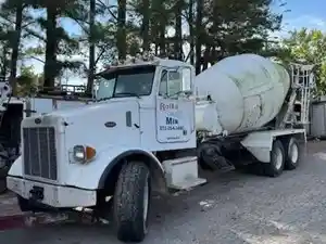 Salvage 2005 Peterbilt 357 - 5235